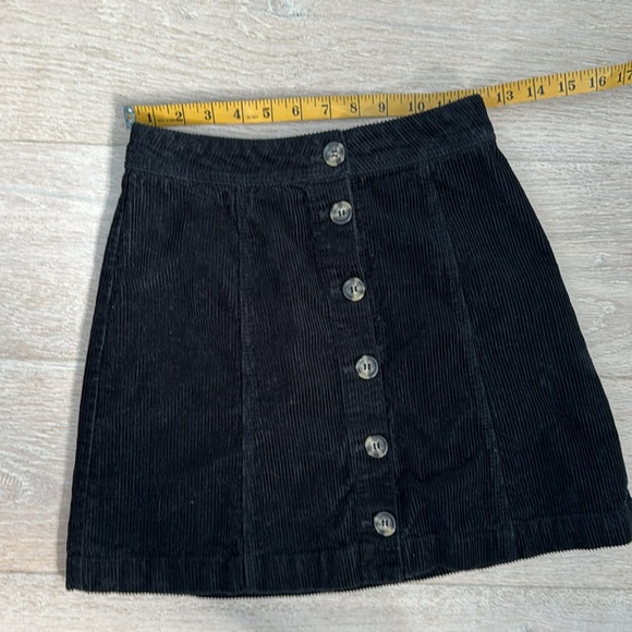 Cute black button front corduroy mini - Picture 2 of 4